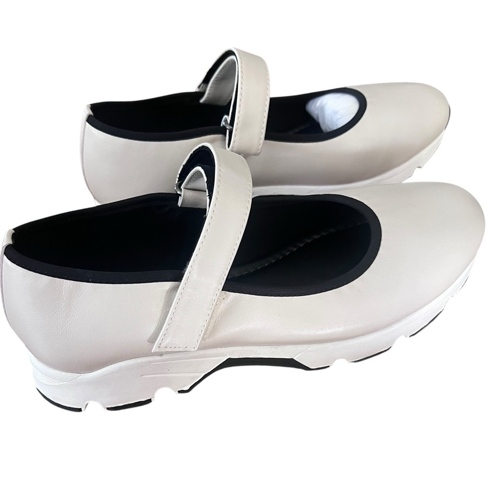 All Black MJ Casual style 242127 ivory size 39, new in box